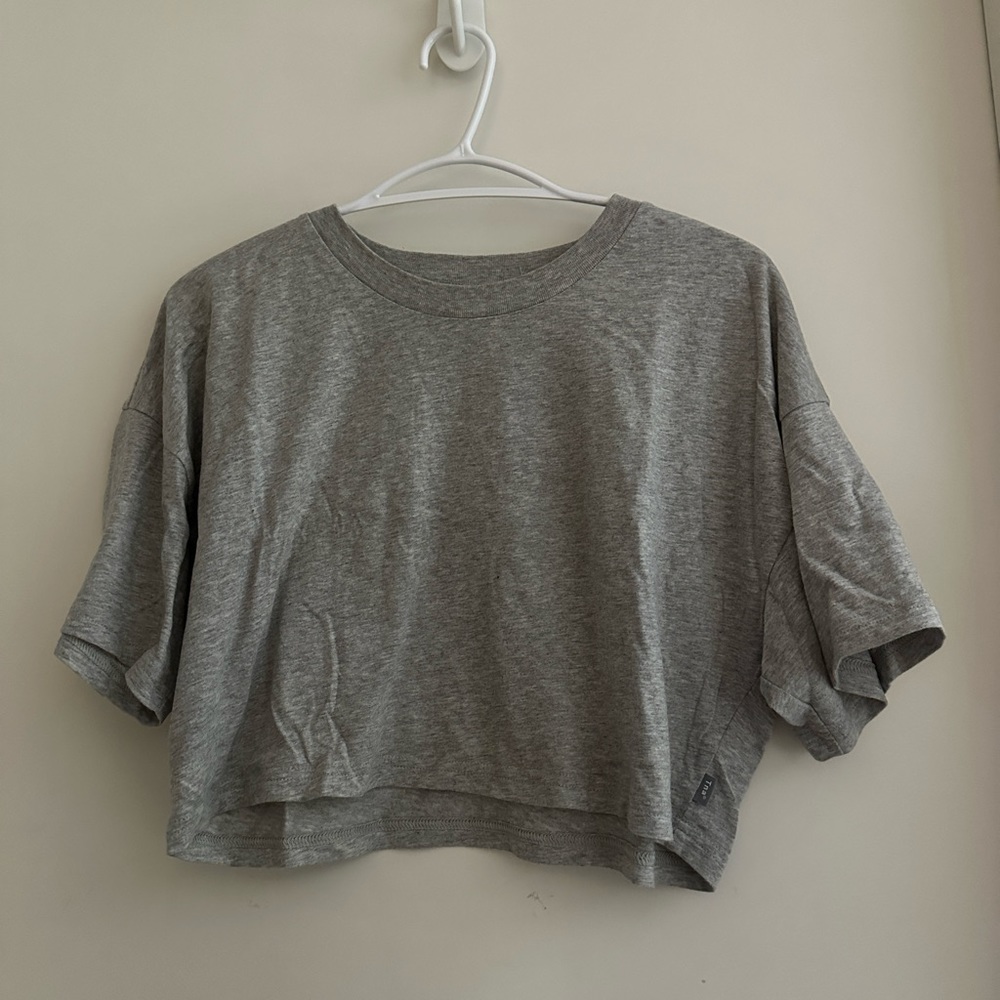 TNA- grey cropped tee